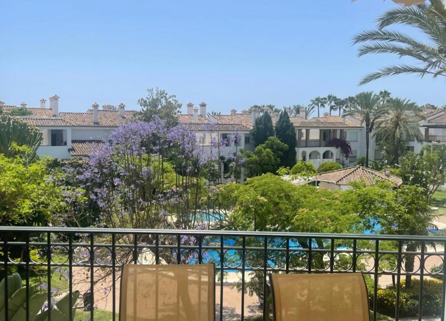 Beachfront Escape Resort Estepona Appartement